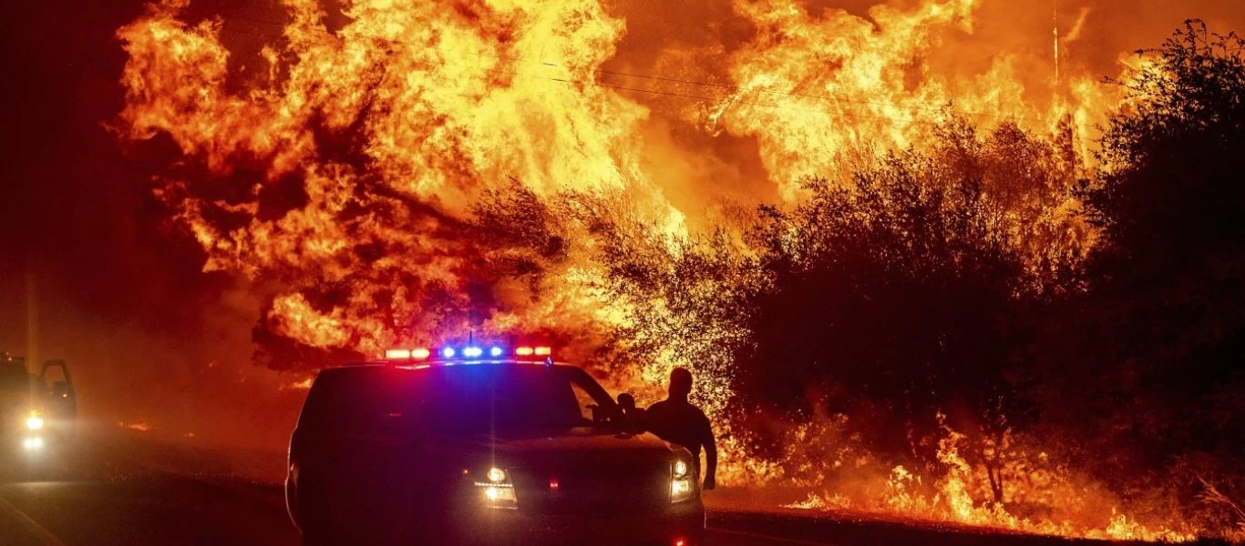 Φωτιές Όρεγκον: Νεκρό 13χρονο αγόρι - Βρέθηκε μέσα σε αυτοκίνητο αγκαλιά με το σκύλο του (φώτο)